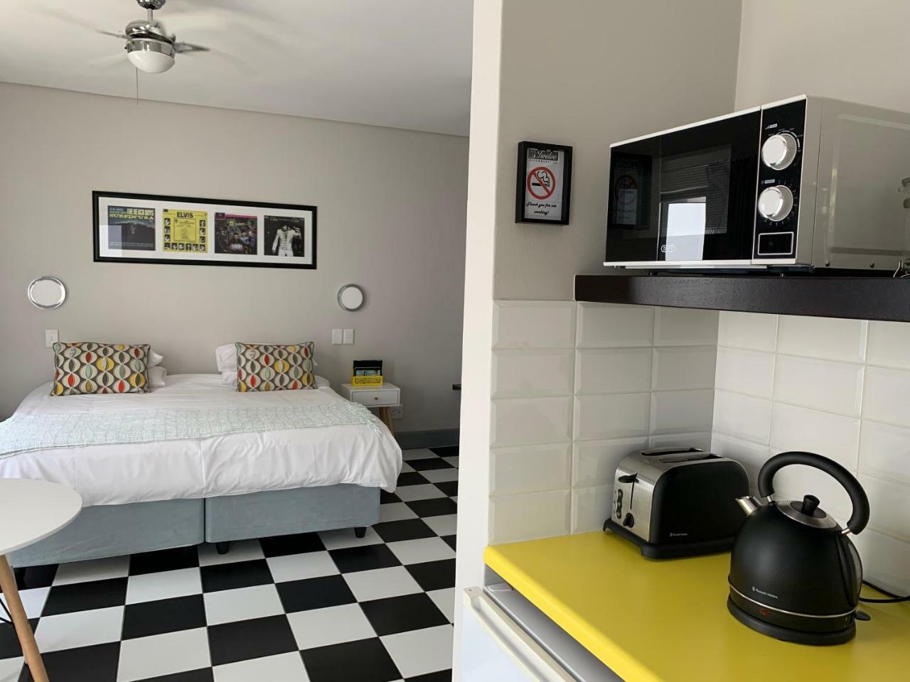 Hp Twelve Accommodation Mbombela Esterno foto